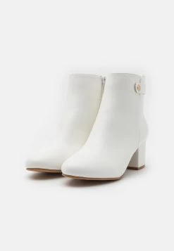 Wide Fit - Korte Laarzen - White -Schoenen Serie Winkel 07bffe603bbe4997bf040337fbb76465