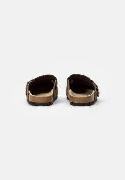 Pier One Leather Unisex - Pantoffels - Brown -Schoenen Serie Winkel 18a09b6c3e71439784e427988b058842