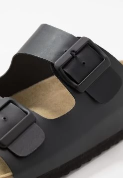 Pier One Unisex - Pantoffels - Black -Schoenen Serie Winkel 2c1088e9c35241008f77393ded163426