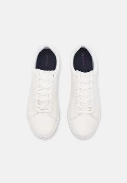 Pier One Unisex - Sneakers Laag - White -Schoenen Serie Winkel 3747494760f54e24afa52bab7dfce4dd