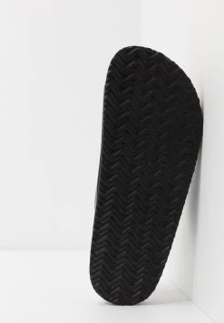 Pier One Unisex - Pantoffels - Black -Schoenen Serie Winkel 4a735c24e60449a29969a0148d036b07