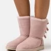 Ugg Bailey Bow - Korte Laarzen - Rose Grey -Schoenen Serie Winkel 5ac465c36bad4c8cb70000f7b0bb3e20