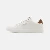 Pier One Sneakers Laag - White 1 Pier One Sneakers Laag - White -Schoenen Serie Winkel 60edfea93b8e479f8869d8df44c0491c