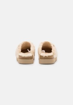 Ugg Fuzz Sugar - Pantoffels - Natural -Schoenen Serie Winkel 615ec063c8304127b2f5a536055df7ae