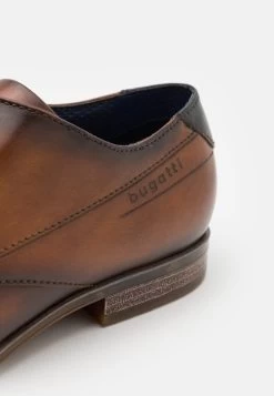 Bugatti Morino - Veterschoenen - Cognac -Schoenen Serie Winkel 7305182c8d4f43a3a258aebad967864b