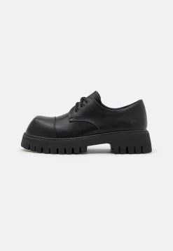 KOI FOOTWEAR The Corrupter Mens Square Toe Shoes - Veterschoenen - Black