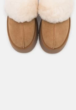 Ugg Funkette - Pantoffels - Chestnut -Schoenen Serie Winkel 9306b3661e5d4014a937d49ca8b0ac7e