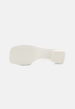 Call It Spring Vickie - Sandalen - White -Schoenen Serie Winkel 99b2037c520e4ef9958077820096fbd7