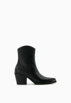 BERSHKA Heeled With Metallic Toe - Cowboy-/Bikerlaarsjes - Black -Schoenen Serie Winkel aa55e44a5fcc4e98b9cc58b850cd757b