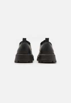 YOURTURN Unisex - Veterschoenen - Black -Schoenen Serie Winkel aaae83047a954d1aab81392769433db6