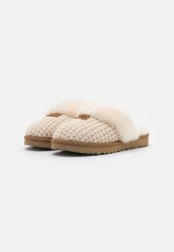 Ugg Cozy - Pantoffels - Cream -Schoenen Serie Winkel b447d3eb2eee4d598de74ea451e5634d