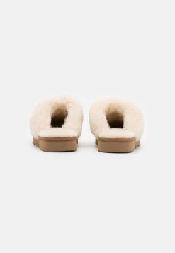 Ugg Cozy - Pantoffels - Cream -Schoenen Serie Winkel b5571a74f6324f21a1659713442b57c9