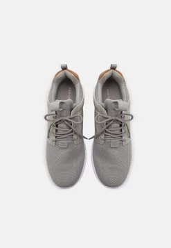 Pier One Sneakers Laag - Light Grey 11 Pier One Sneakers Laag - Light Grey -Schoenen Serie Winkel b71dd9058534408f8047bc0ef94b1b38