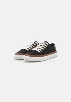Wide Fit - Sneakers Laag - Black -Schoenen Serie Winkel ba85ab66469c4fd7a30159ace3a0690c