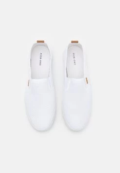 Pier One Unisex - Instappers - White 11 Pier One Unisex - Instappers - White -Schoenen Serie Winkel cab355a5a66847138fab0310c479705c