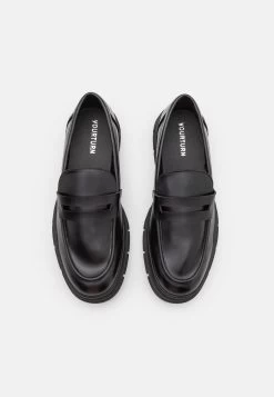 YOURTURN Instappers - Black 11 YOURTURN Instappers - Black -Schoenen Serie Winkel cbc2ec03e1c14de5bf1dca4bbd77a96e