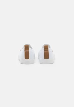 Pier One Unisex - Instappers - White 10 Pier One Unisex - Instappers - White -Schoenen Serie Winkel d0dcb07e7bd24443a1df824091ece39a