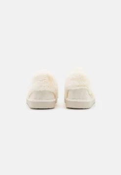 Pier One Pantoffels - White 11 Pier One Pantoffels - White -Schoenen Serie Winkel e95c473c042849e39cad888ba96babb2